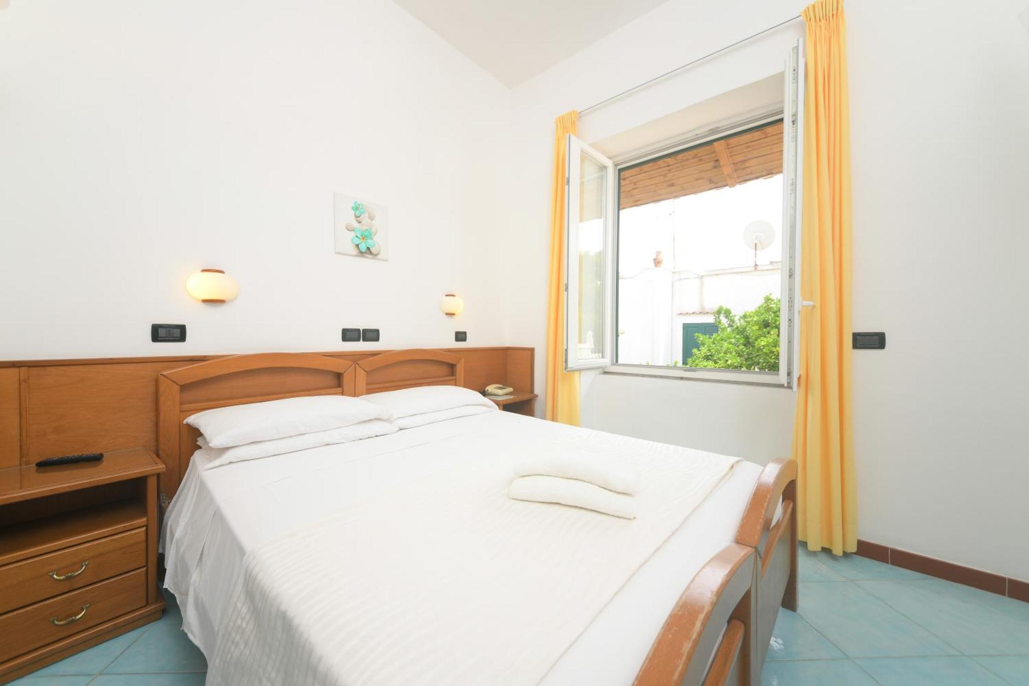 Hotel Pineta Ischia Luaran gambar